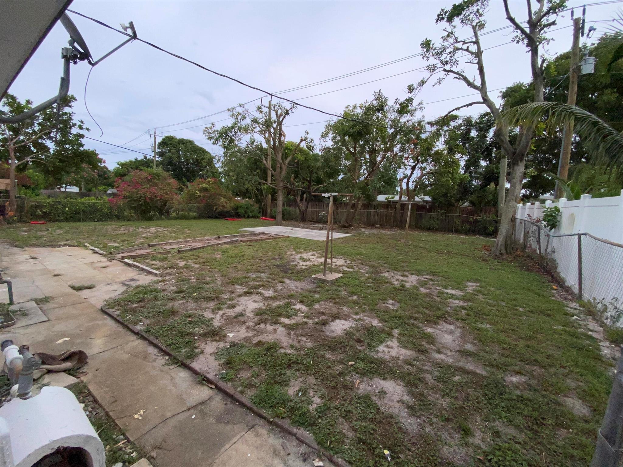 SIERRA HEIGHTS - Residential Lease