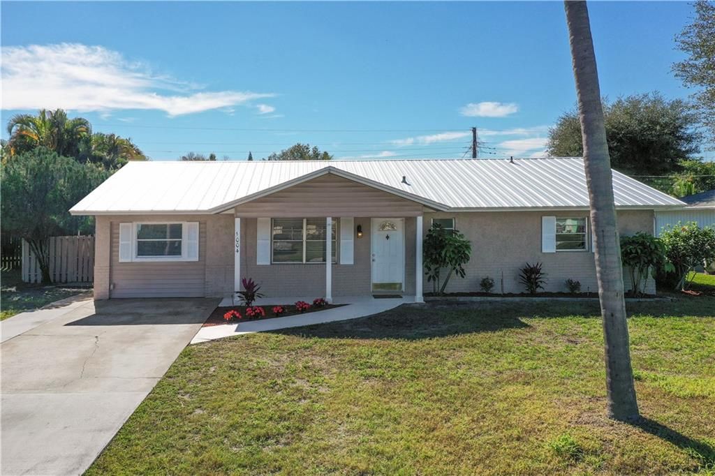 Photo of 1004 NW 16th Pl, Stuart, FL 34994 (MLS # F10316228)