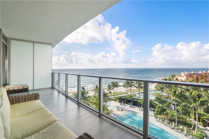 AUBERGE RESIDENCES - Residential Lease