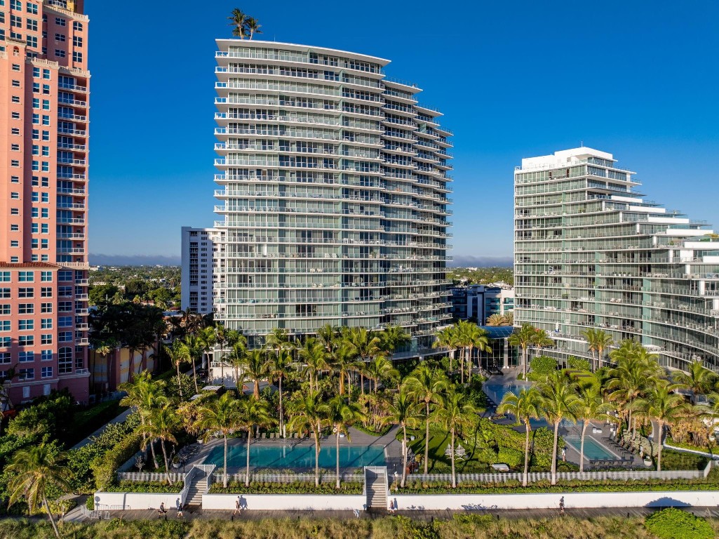 AUBERGE RESIDENCES - Residential Lease