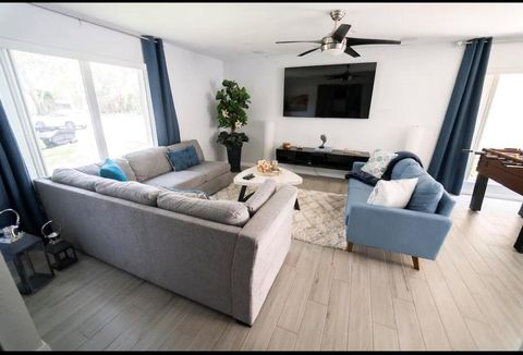 822 Sandtree Drive Palm Beach Gardens FL 33403