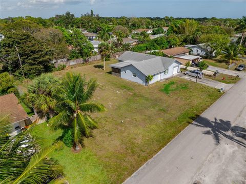 5207 Cleveland Rd Delray Beach FL 33484