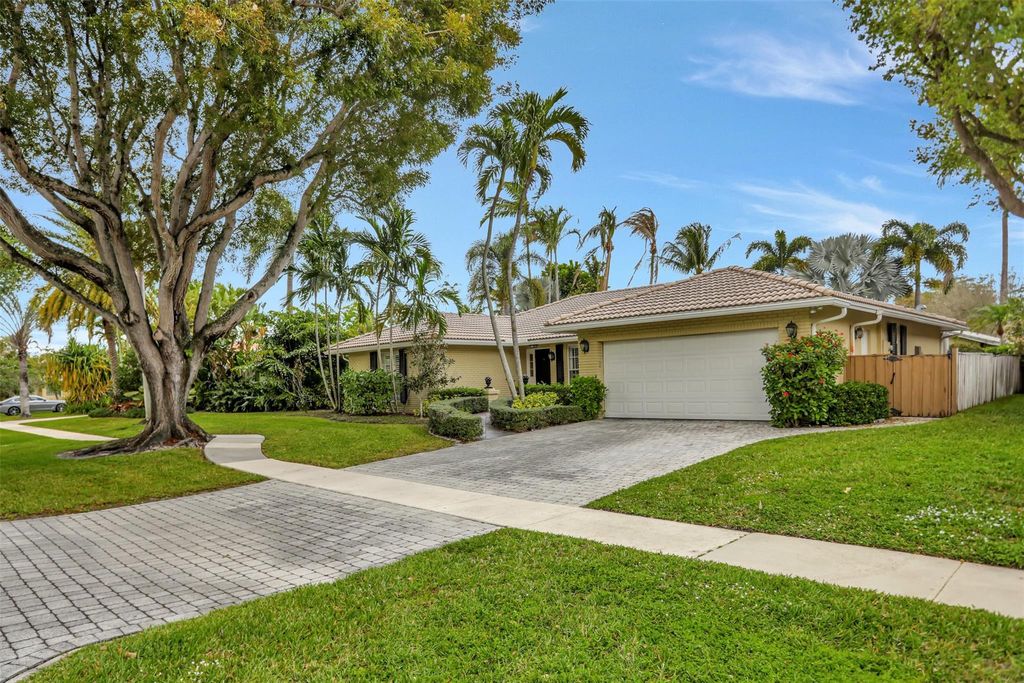 Photo of 20784 Soneto Drive, Boca Raton, FL 33433 (MLS # F10430811)