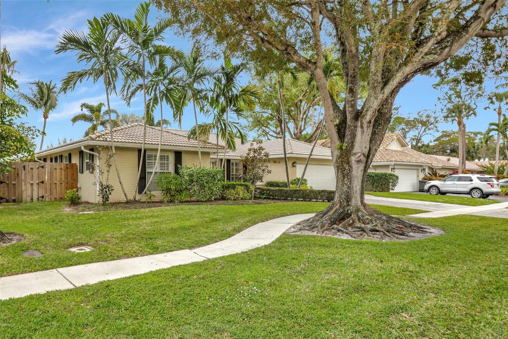 Photo of 20784 Soneto Drive, Boca Raton, FL 33433 (MLS # F10430811)