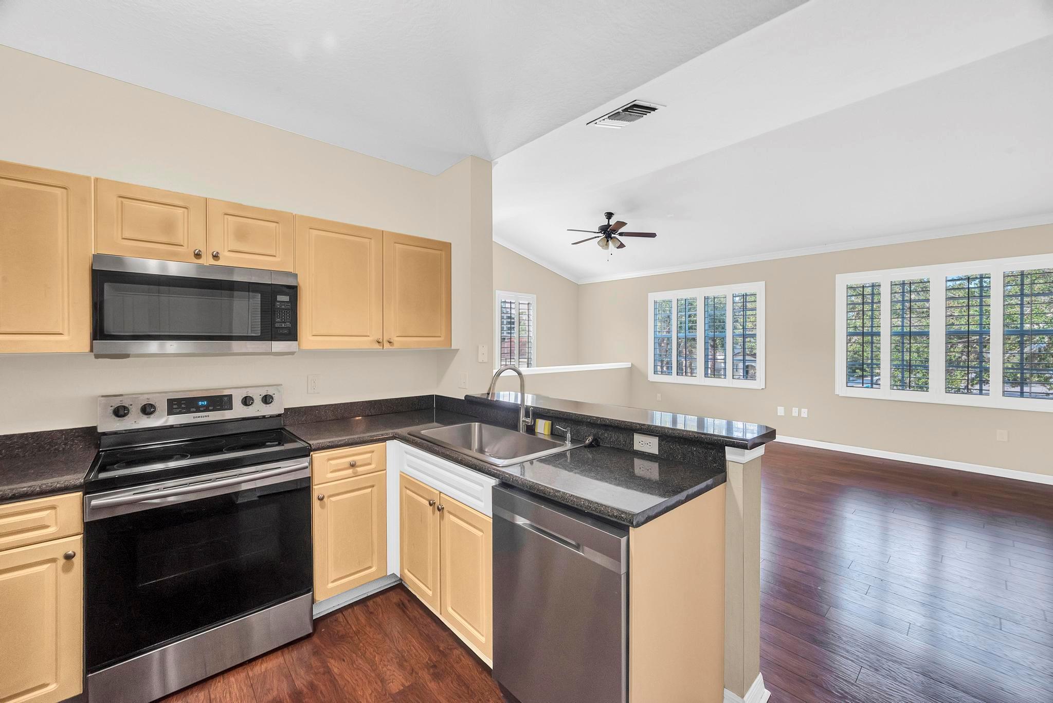 THE ESTATES AT STUART CON - Residential Lease