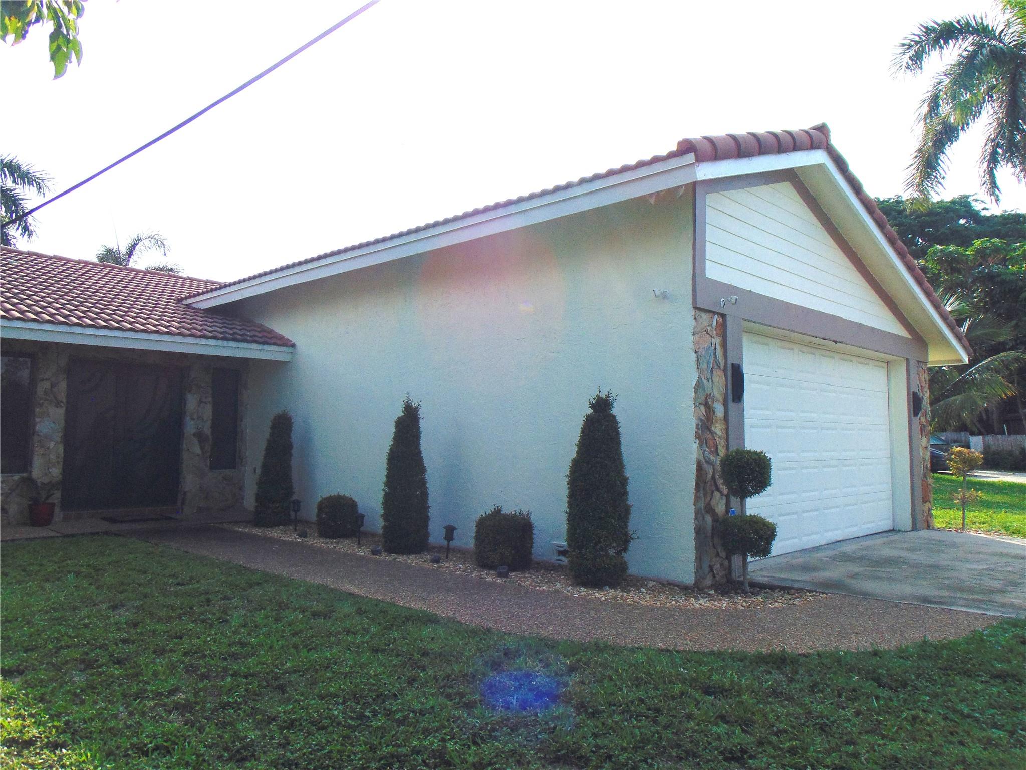 595 E River Dr