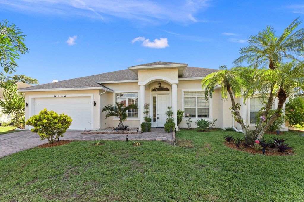 Photo of 2032 SW Cranberry Street, Port Saint Lucie, FL 34953 (MLS # R11005816)