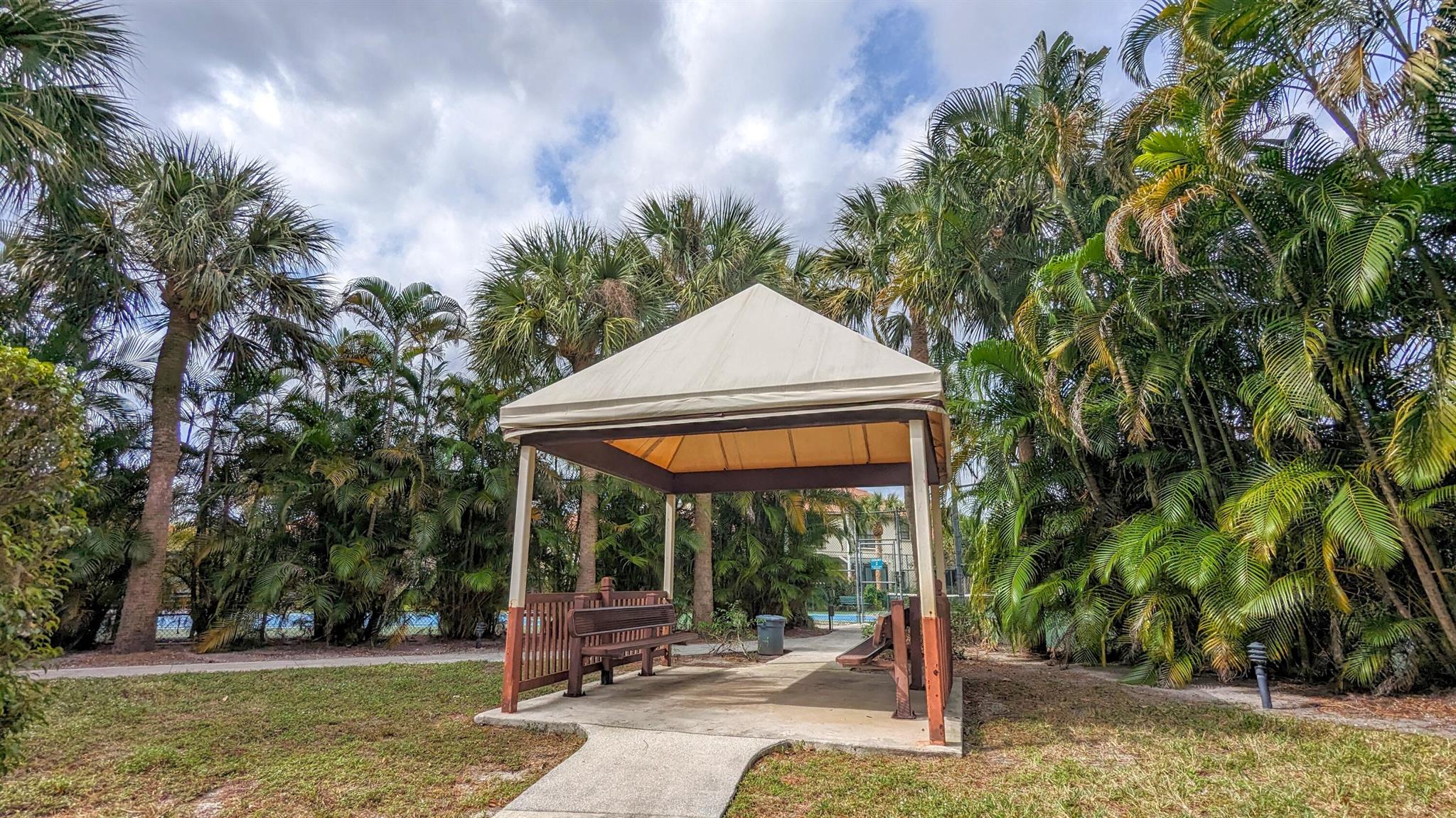 LUCERNE PARK CONDOS 1, 1A - Residential