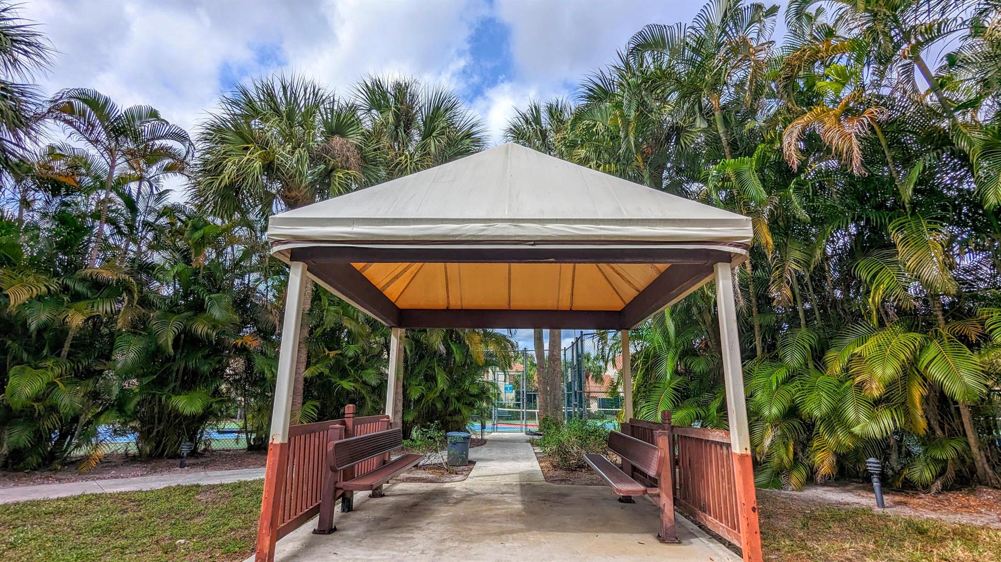 LUCERNE PARK CONDOS 1, 1A - Residential