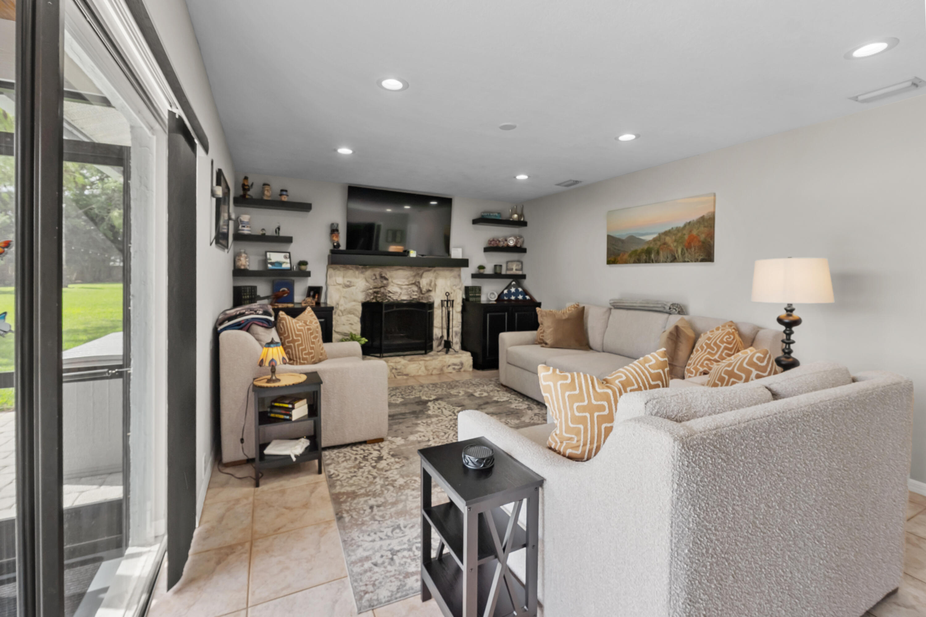 HUNTINGTON WOODS - Residential