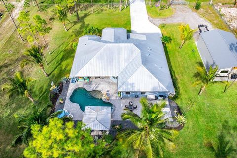 A home in Loxahatchee