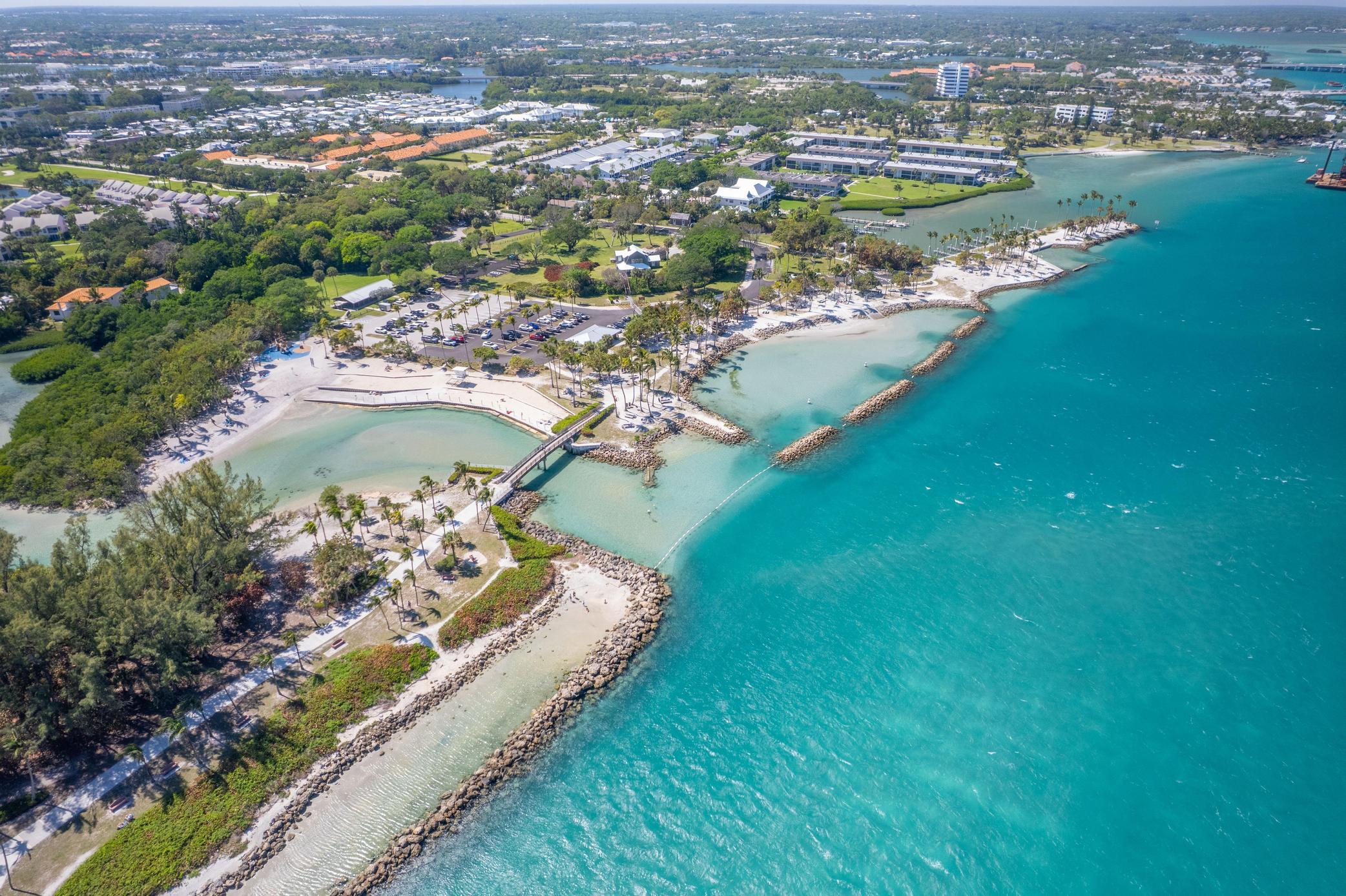 BANYAN GROVES AT HOBE SOUND - Residential