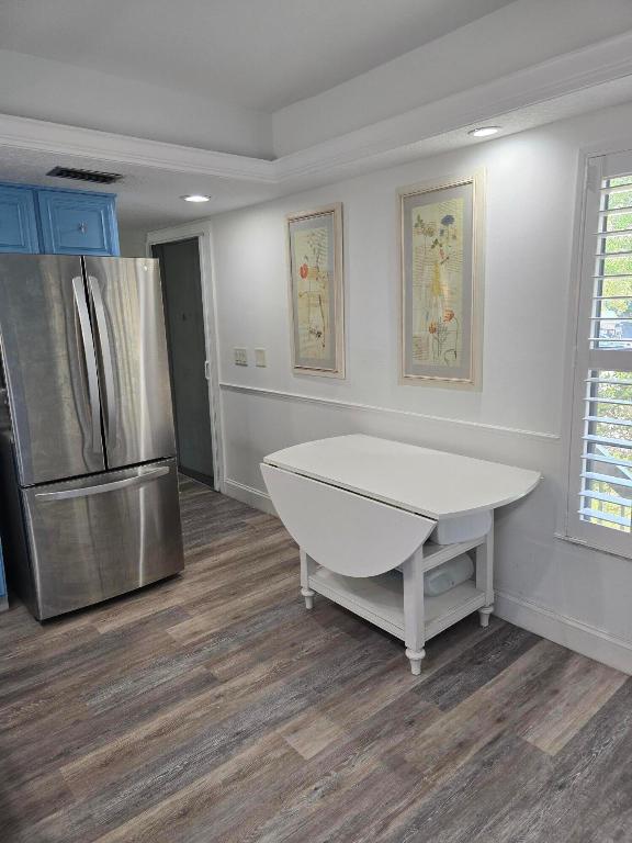 RIVERBEND CONDO - Residential