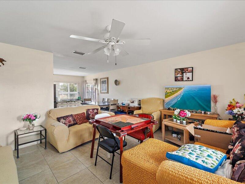 2464 Shenandoah Street