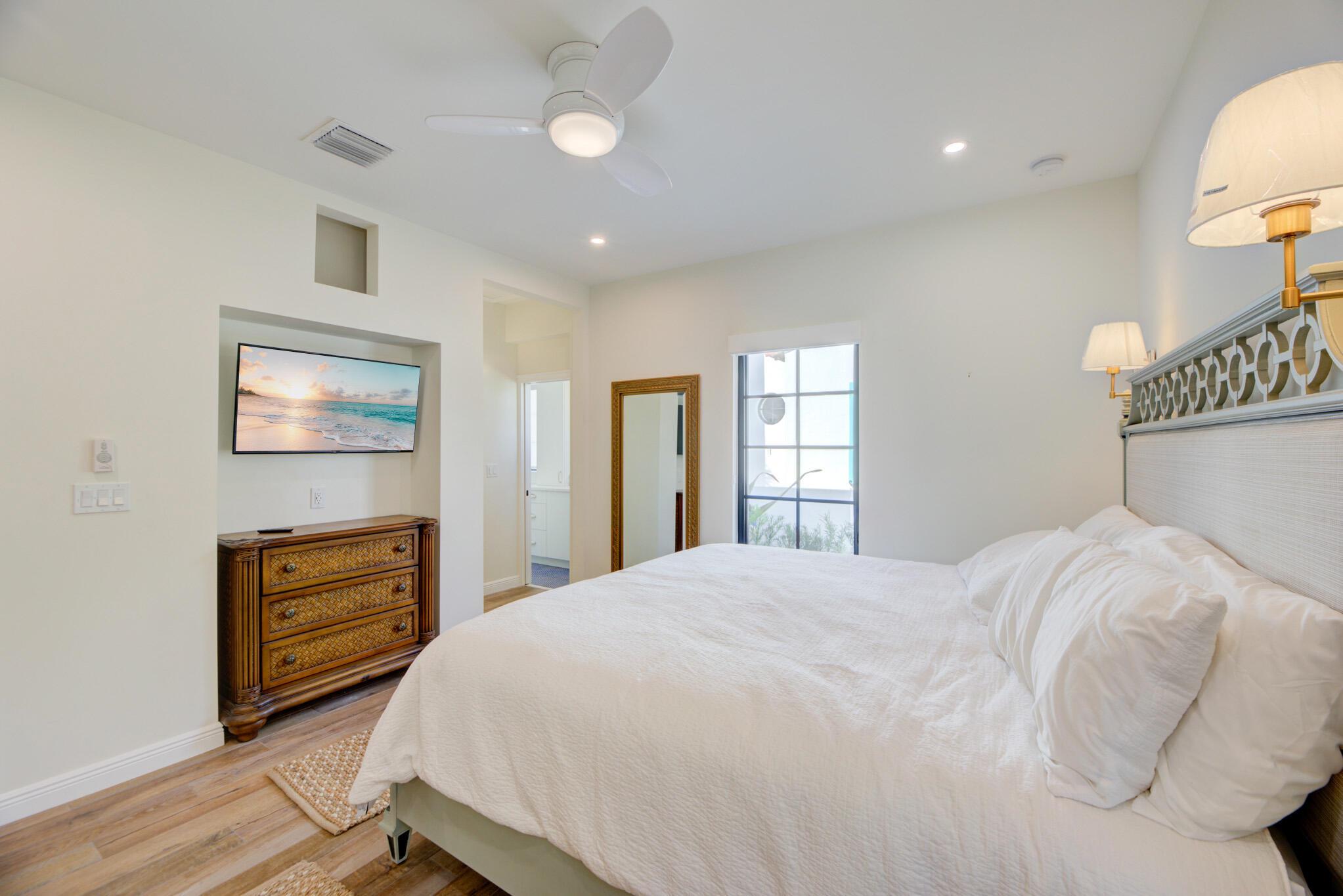 DELRAY TOWN OF - Residential Lease