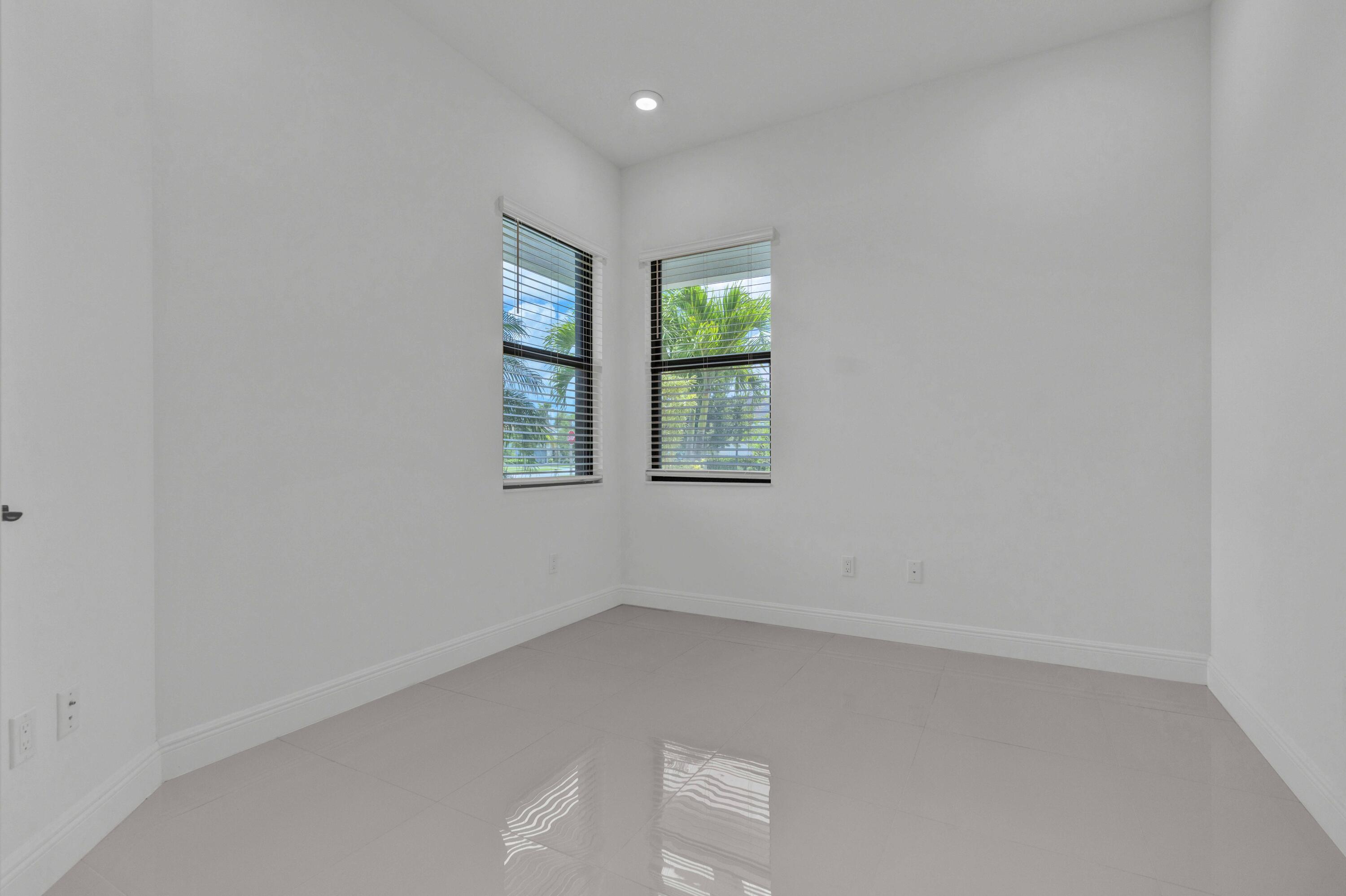 CRESSWIND PALM BEACH - Residential