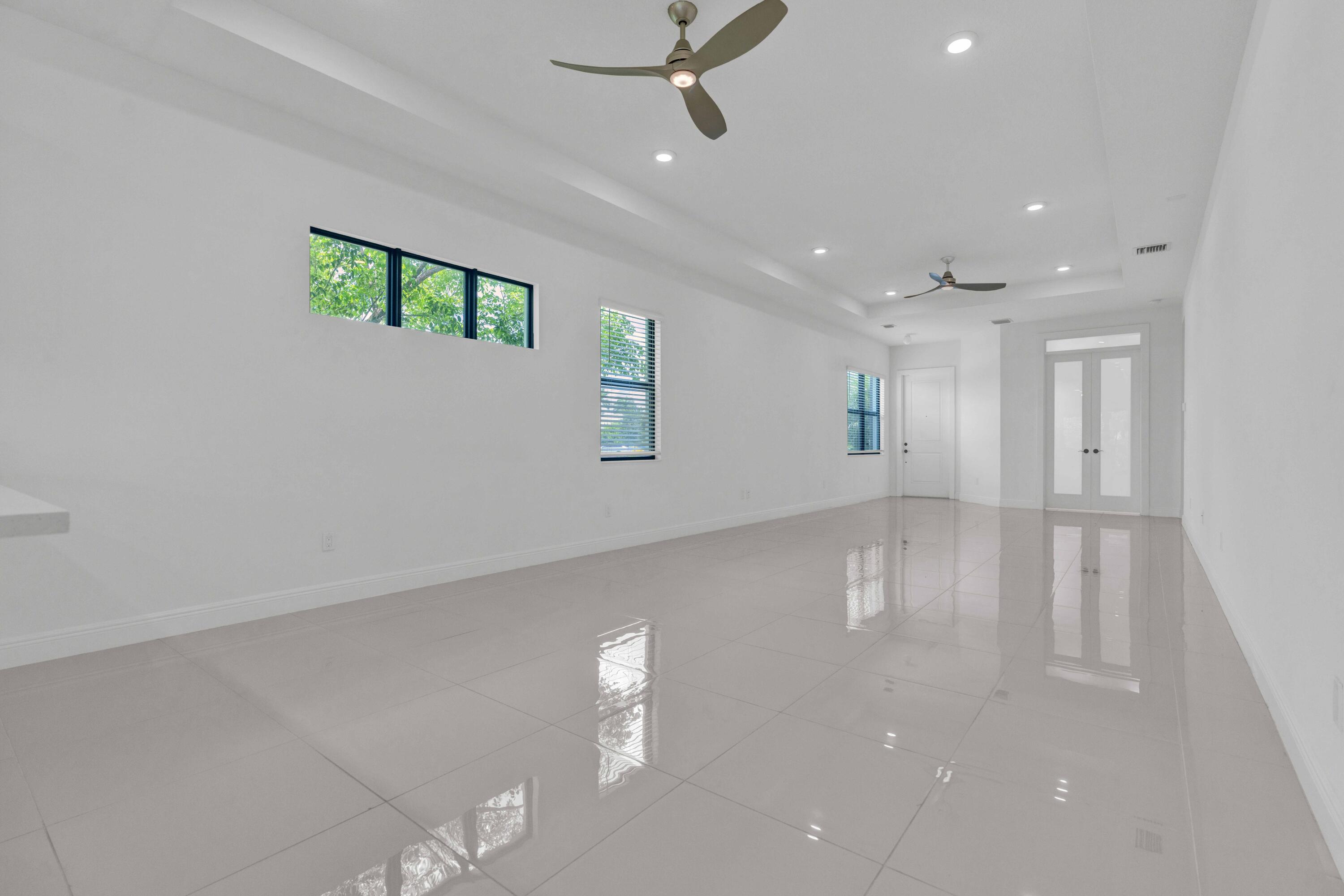 CRESSWIND PALM BEACH - Residential