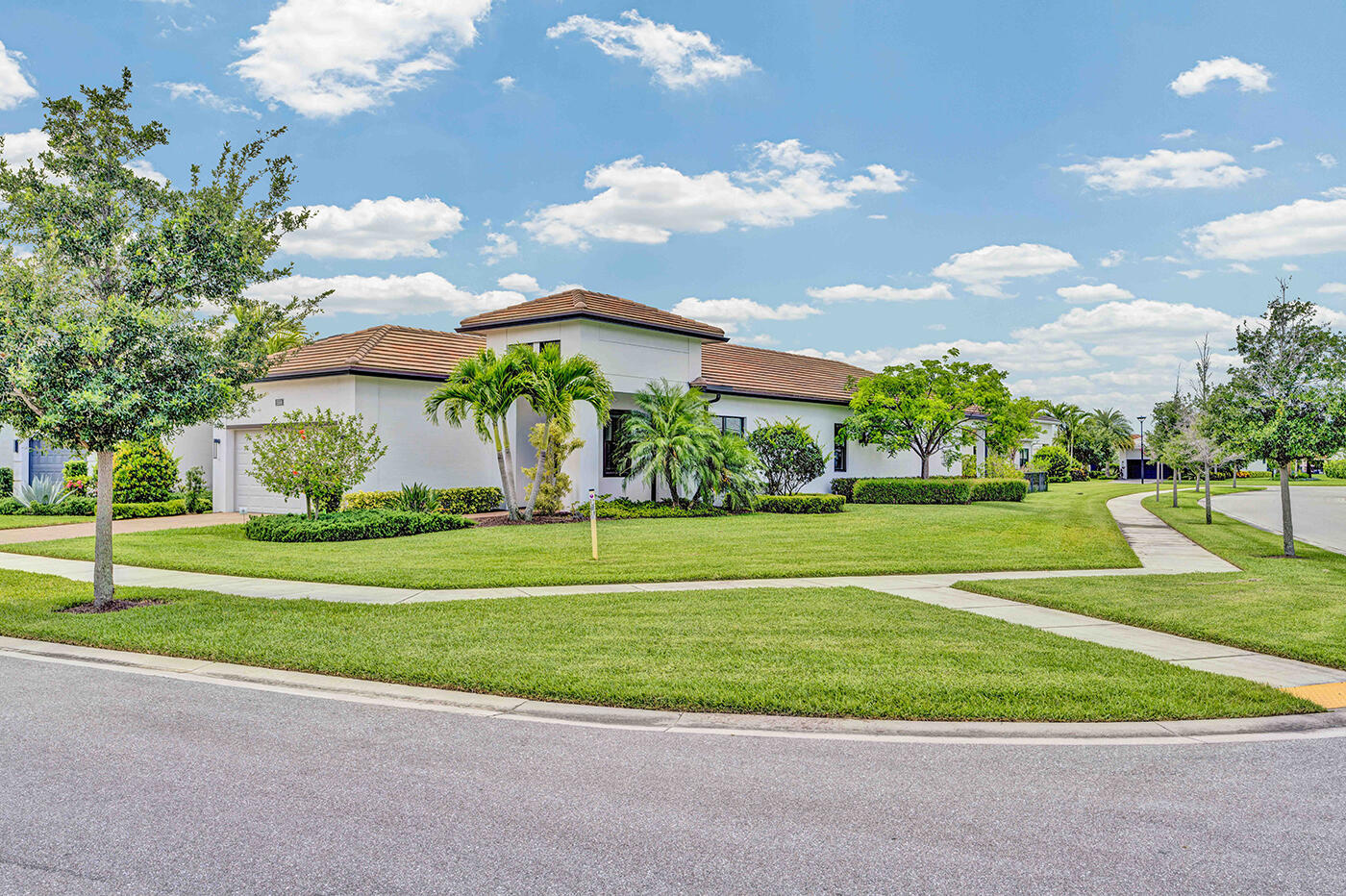 CRESSWIND PALM BEACH - Residential