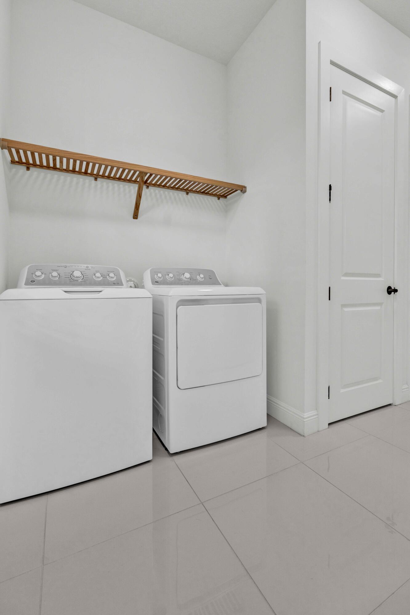 CRESSWIND PALM BEACH - Residential