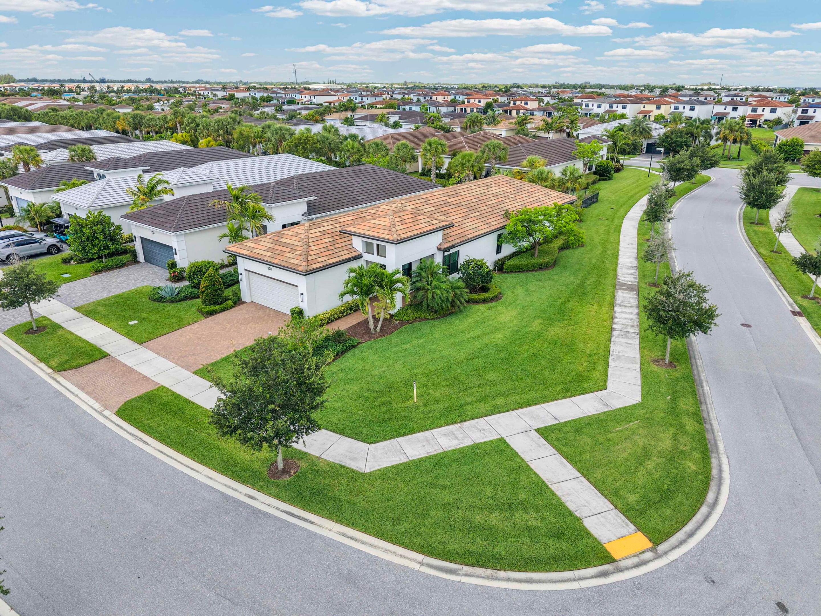 CRESSWIND PALM BEACH - Residential