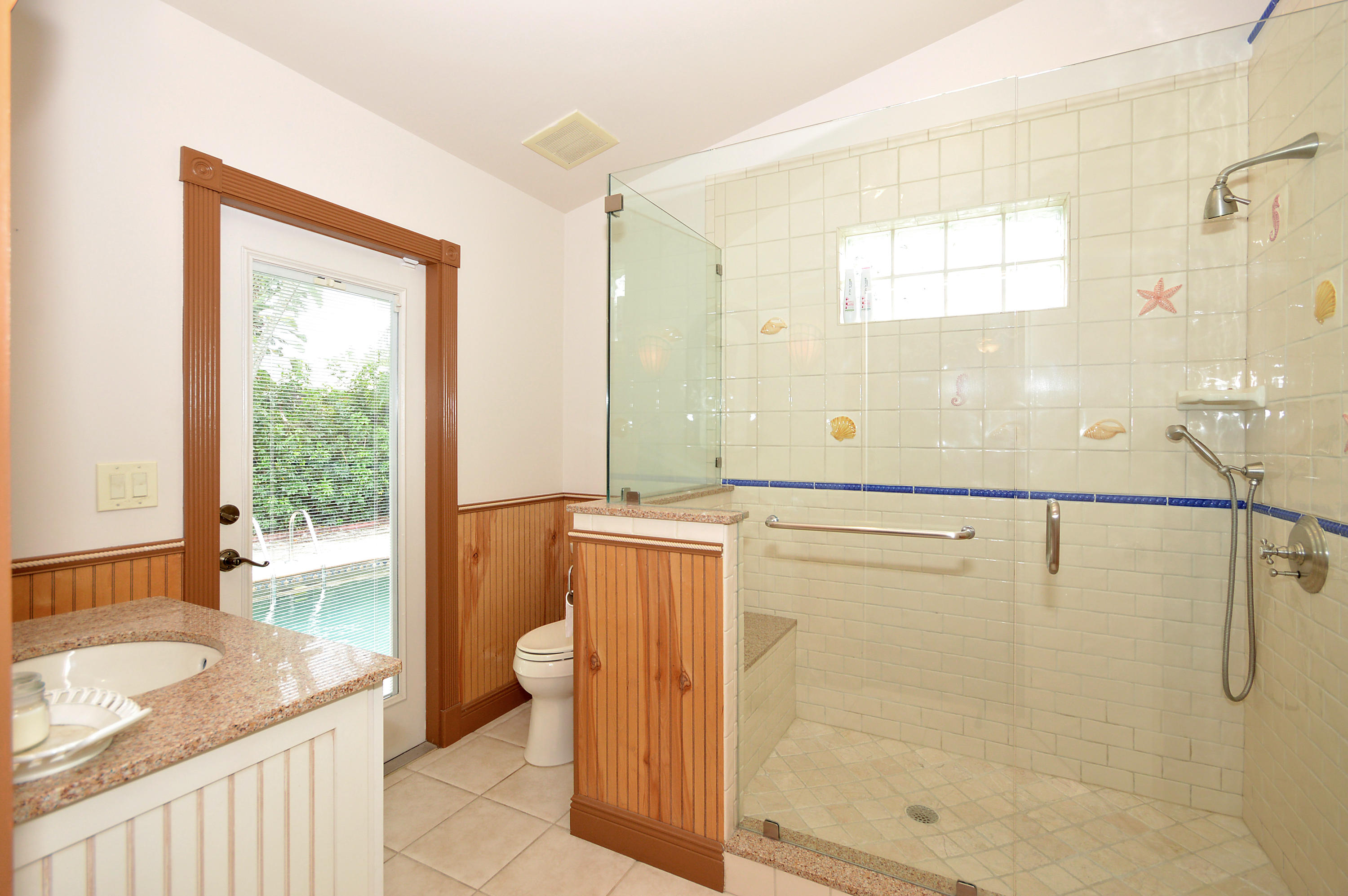 TROPIC PALMS - Residential