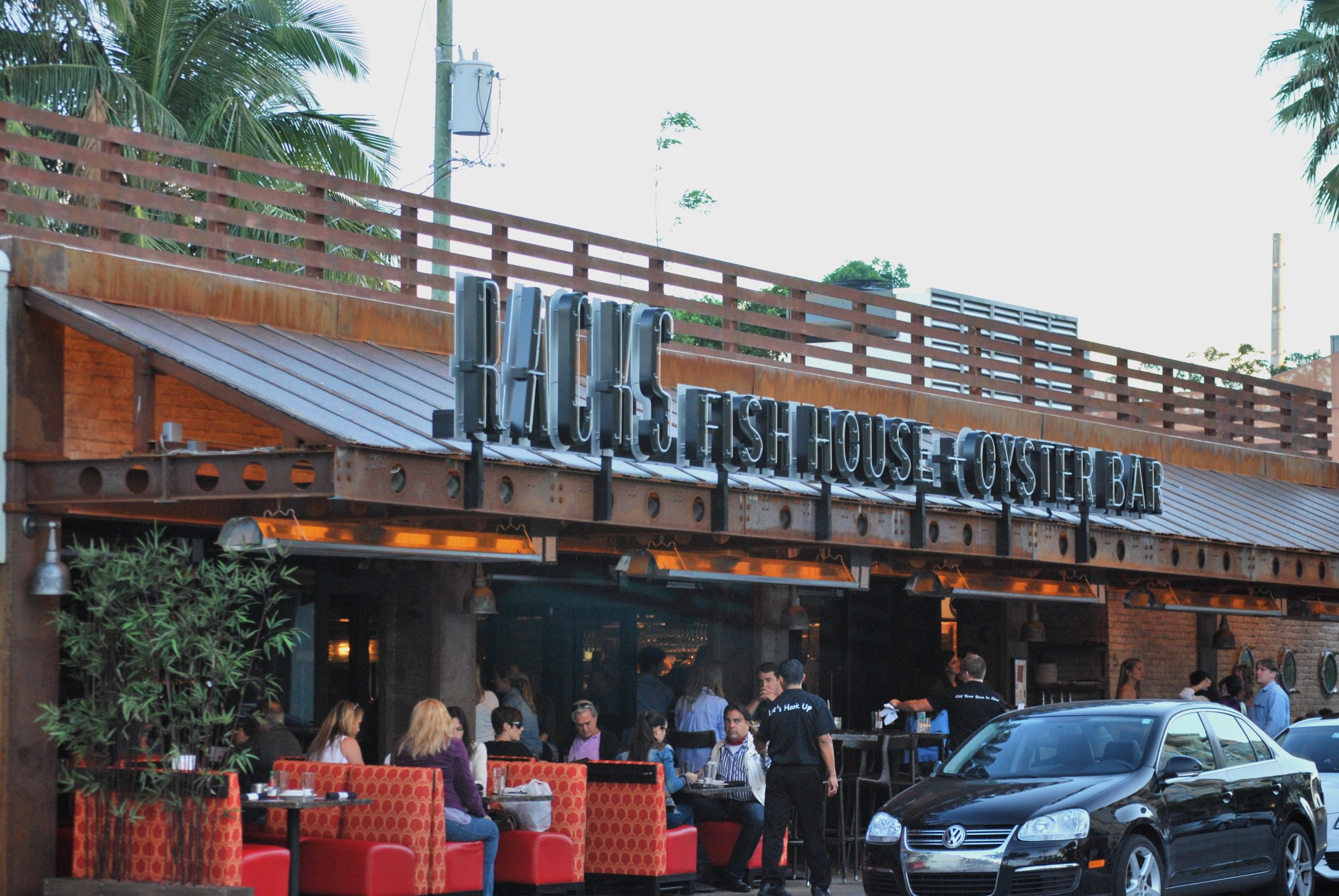 TROPIC PALMS - Residential