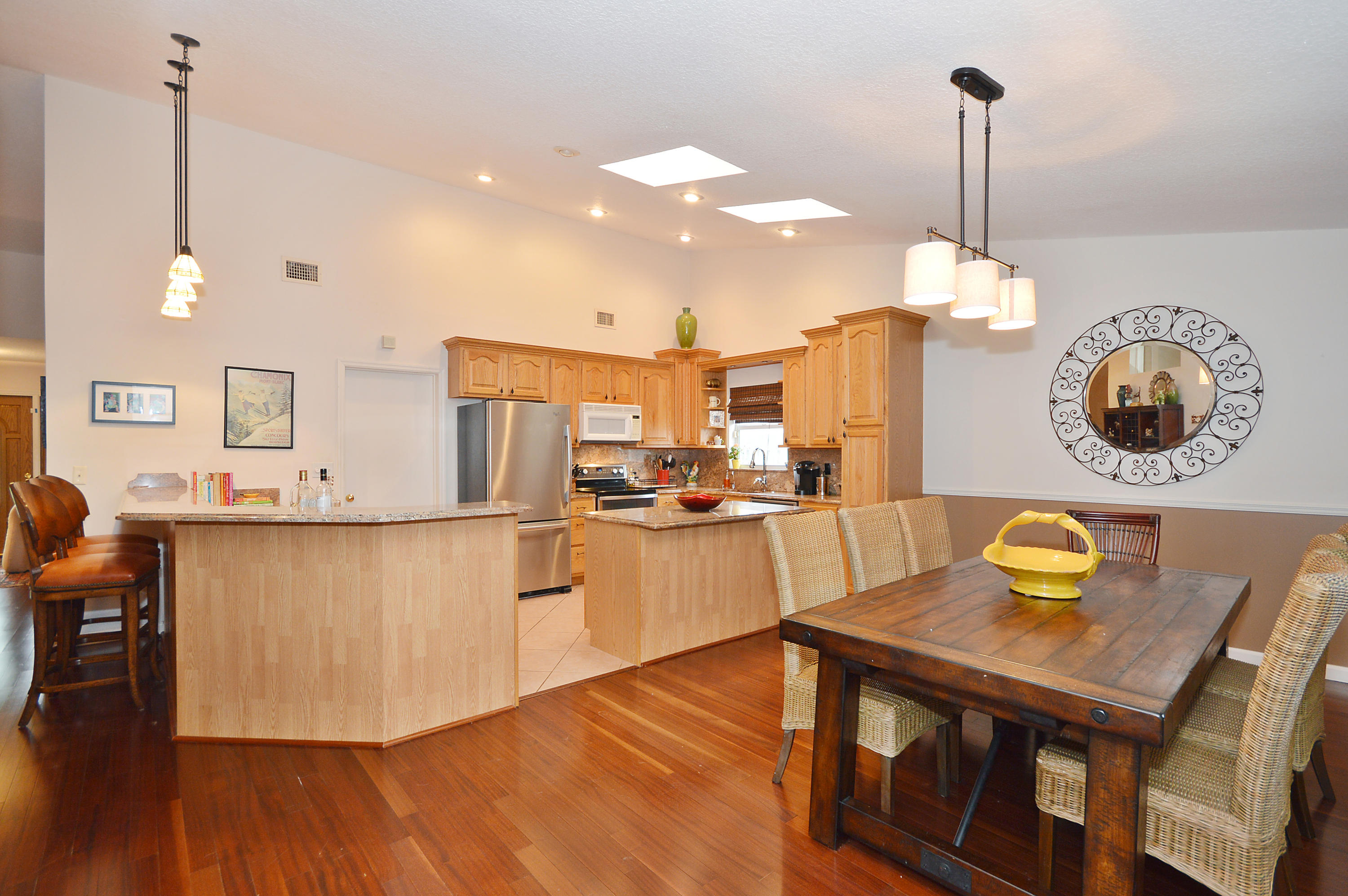 TROPIC PALMS - Residential