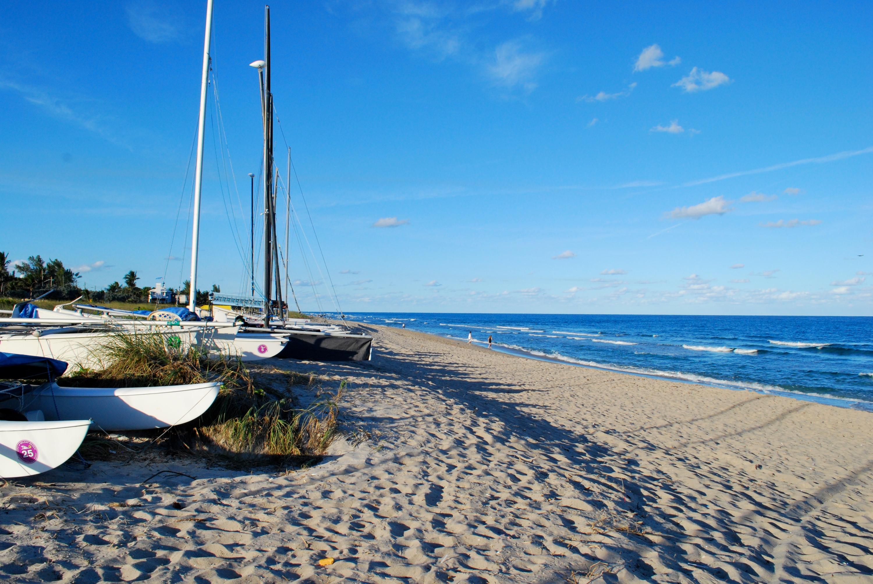 TROPIC PALMS - Residential