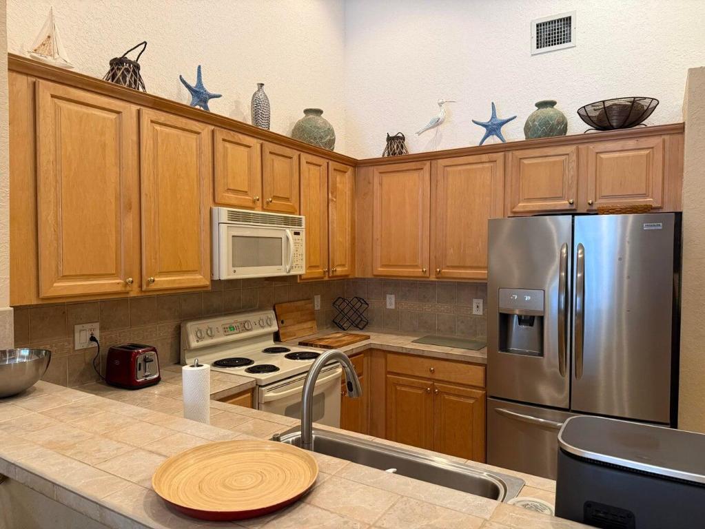 CORAL TRACE - Residential Lease