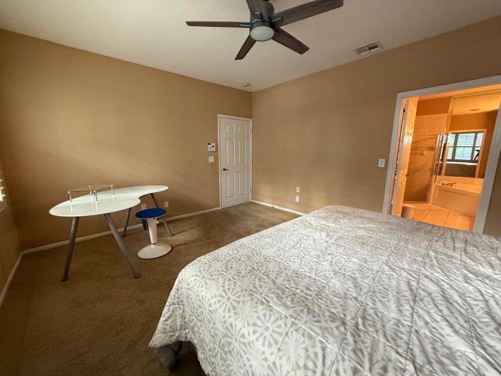 CORAL TRACE - Residential Lease