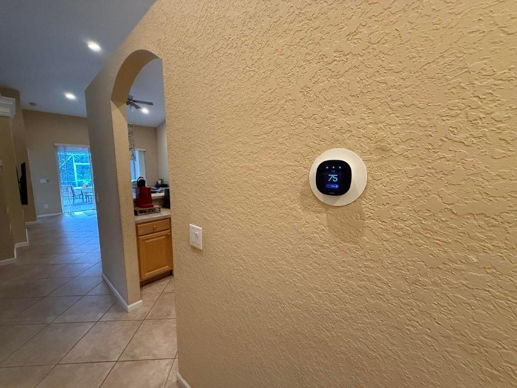 CORAL TRACE - Residential Lease