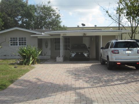 Single Family Residence in Fort Lauderdale FL 570 46th St St.jpg