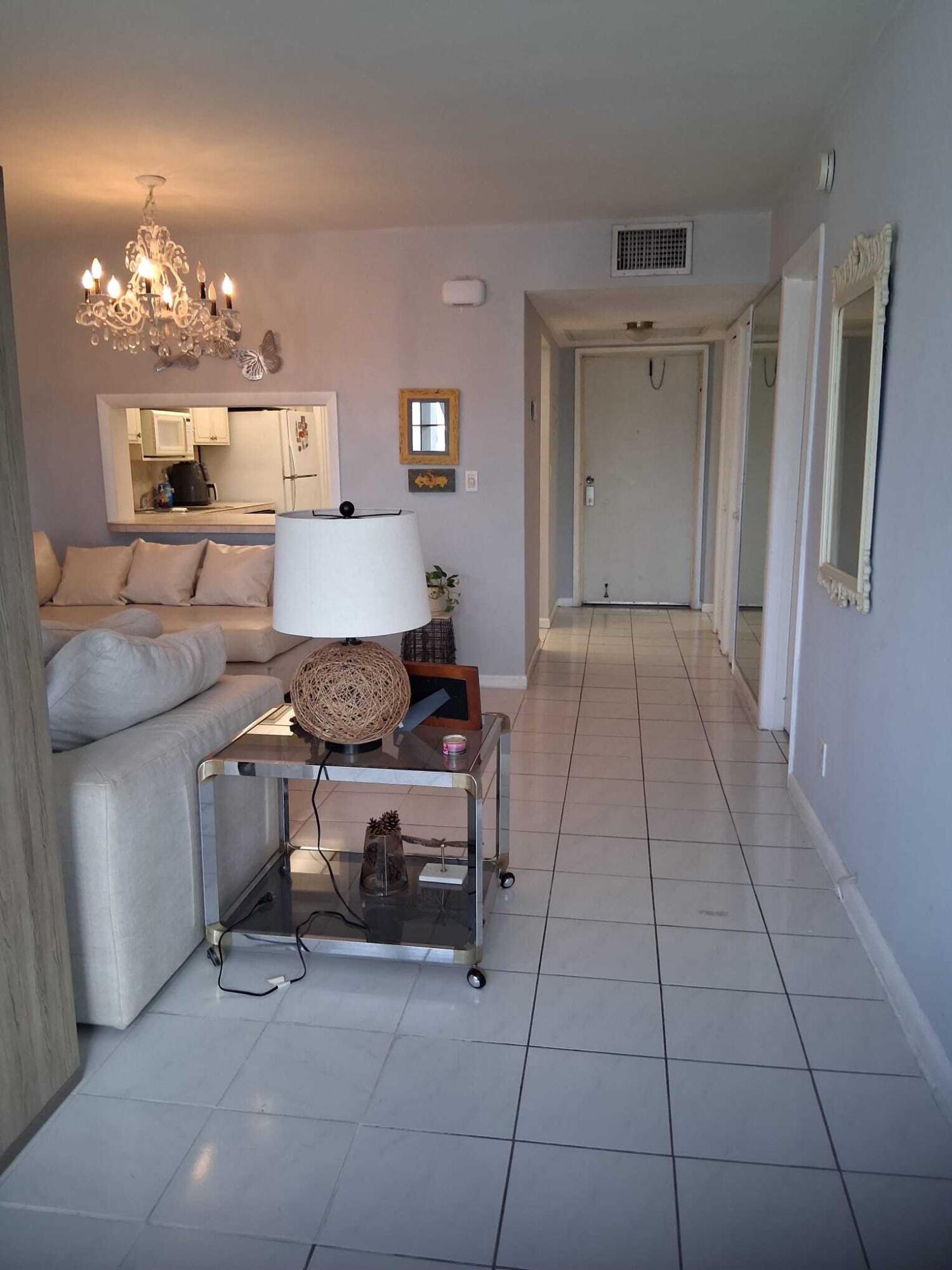 SECOND GULFSTREAM GARDEN - Residential