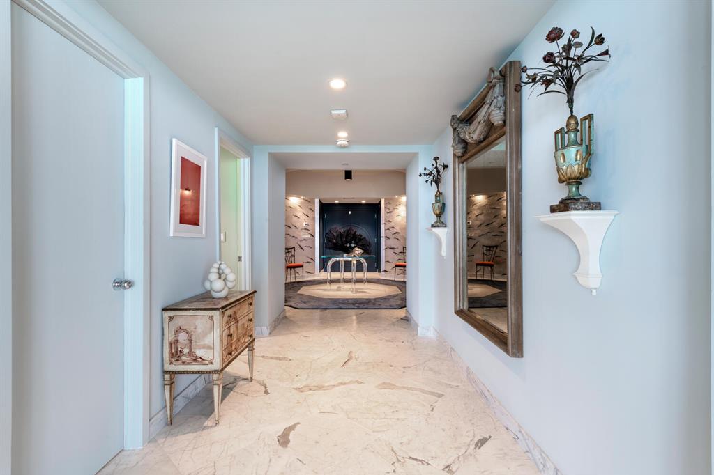 TWENTY ONE HUNDRED CONDO - Residential