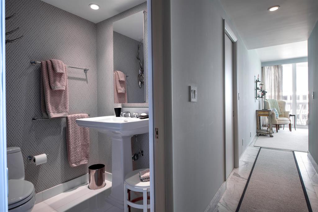 TWENTY ONE HUNDRED CONDO - Residential