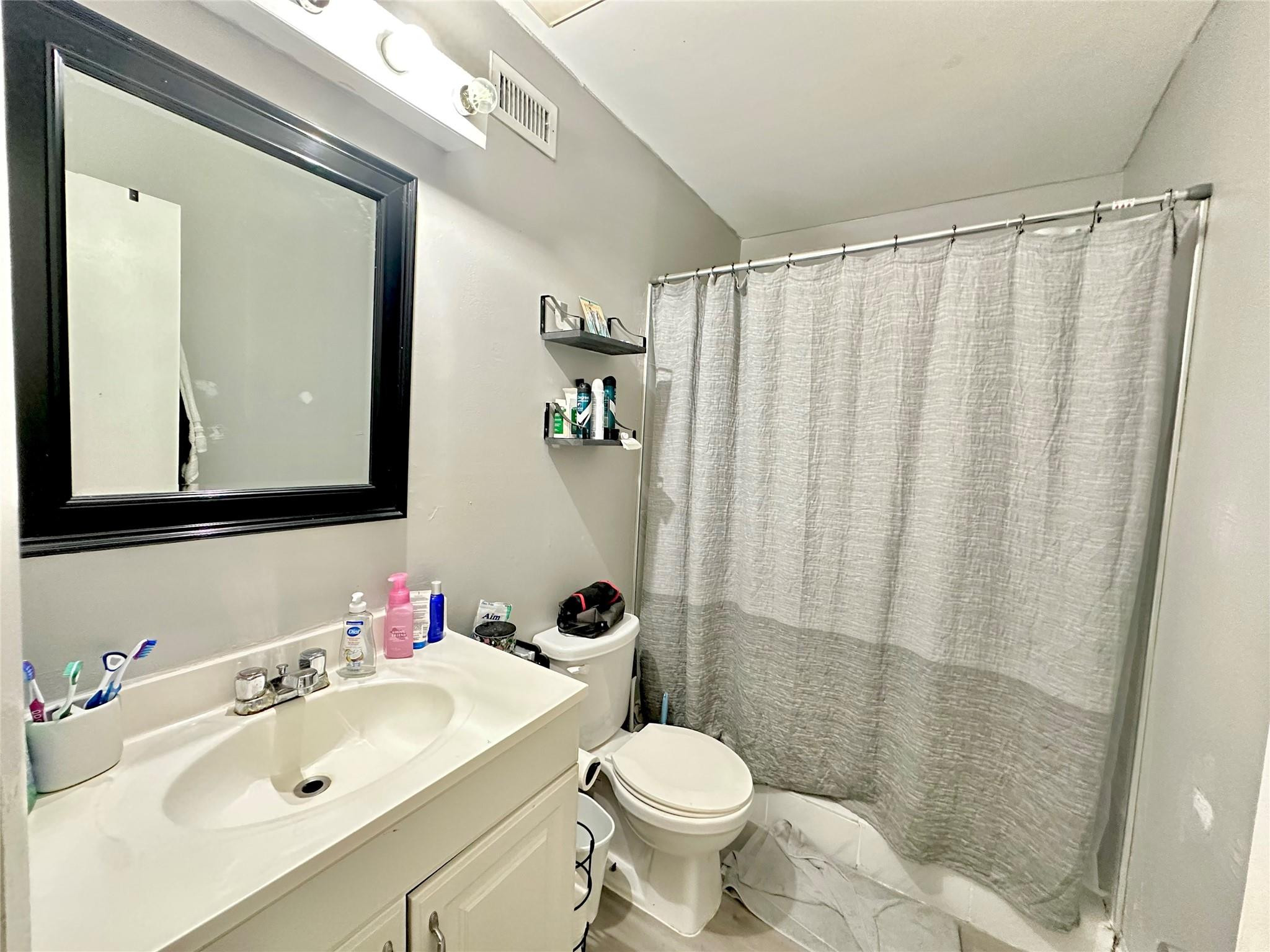 TOWNHOMES OF ORIOLE II - Residential