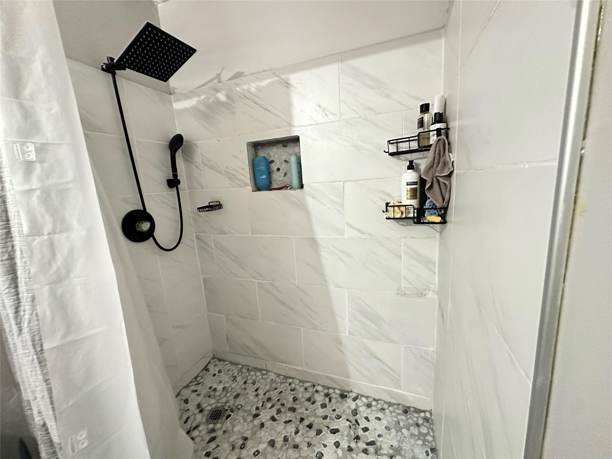 TOWNHOMES OF ORIOLE II - Residential