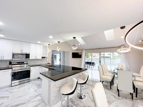 Tiny photo for 2060 Amesbury Circle, Wellington, FL 33414 (MLS # B26050118)
