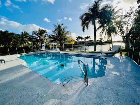 Tiny photo for 2060 Amesbury Circle, Wellington, FL 33414 (MLS # B26050118)