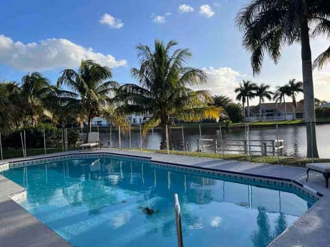 Tiny photo for 2060 Amesbury Circle, Wellington, FL 33414 (MLS # B26050118)