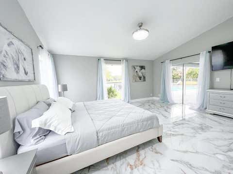 Tiny photo for 2060 Amesbury Circle, Wellington, FL 33414 (MLS # B26050118)