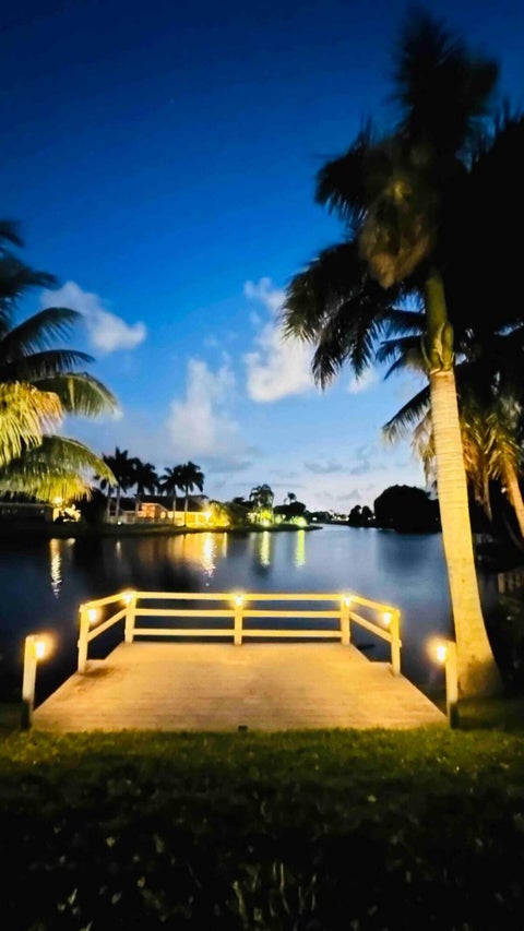 Tiny photo for 2060 Amesbury Circle, Wellington, FL 33414 (MLS # B26050118)
