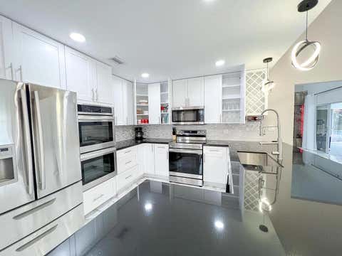 Tiny photo for 2060 Amesbury Circle, Wellington, FL 33414 (MLS # B26050118)