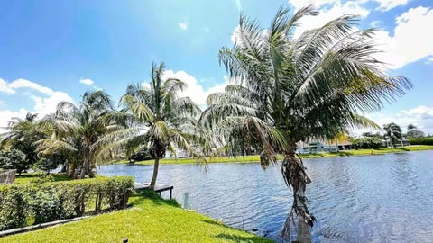 Tiny photo for 2060 Amesbury Circle, Wellington, FL 33414 (MLS # B26050118)