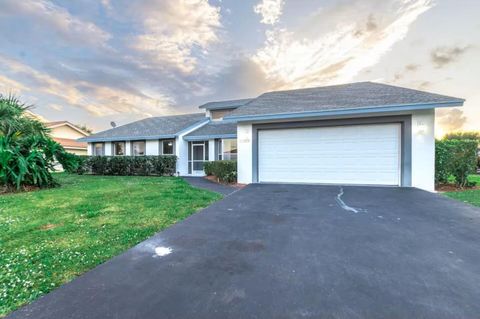 Tiny photo for 2060 Amesbury Circle, Wellington, FL 33414 (MLS # B26050118)