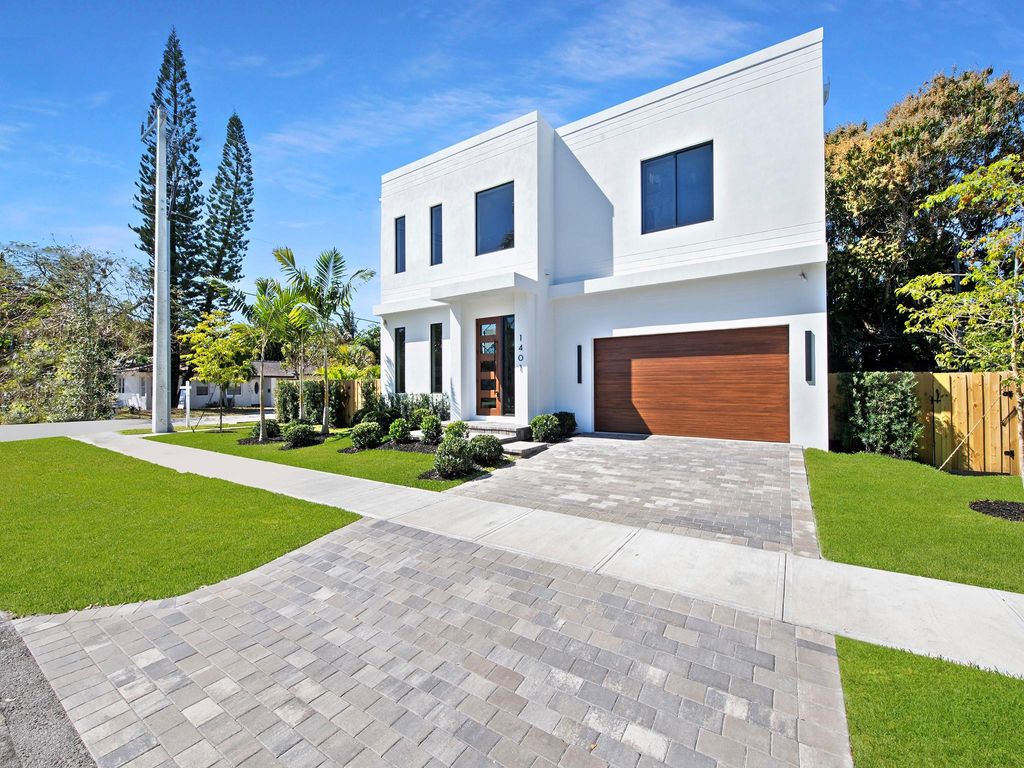 Photo of 1401 NE 16th Avenue, Fort Lauderdale, FL 33304 (MLS # B26040451)