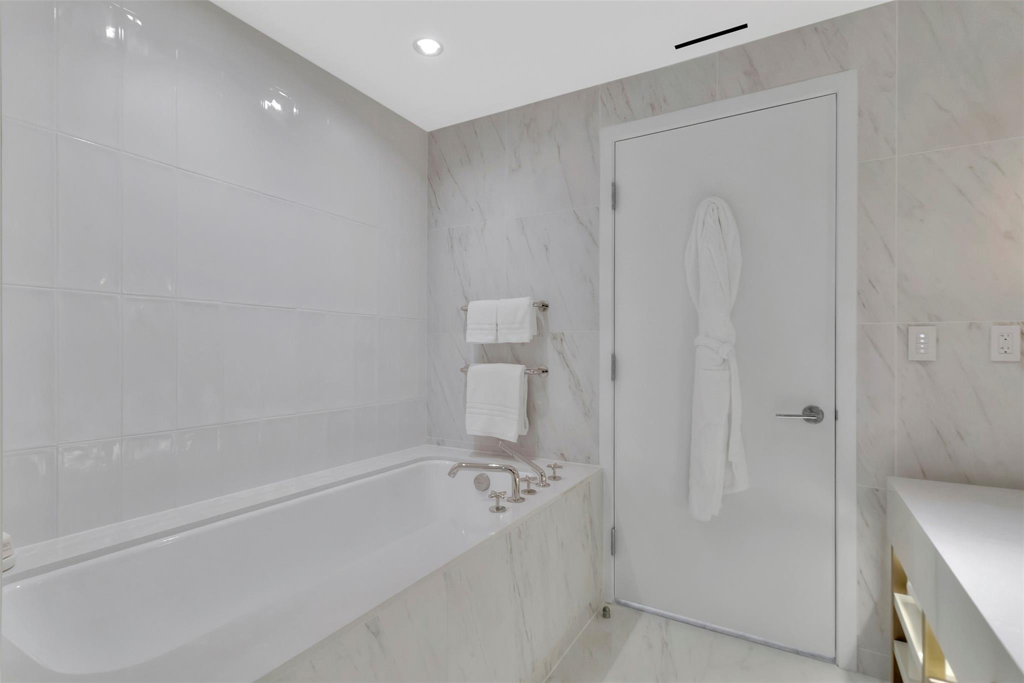 Four Seasons - Residential