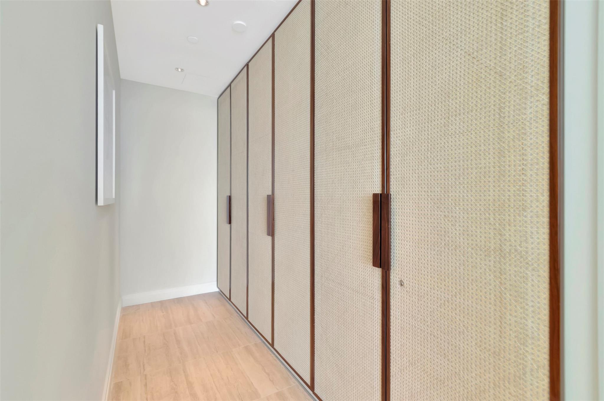 Four Seasons - Residential