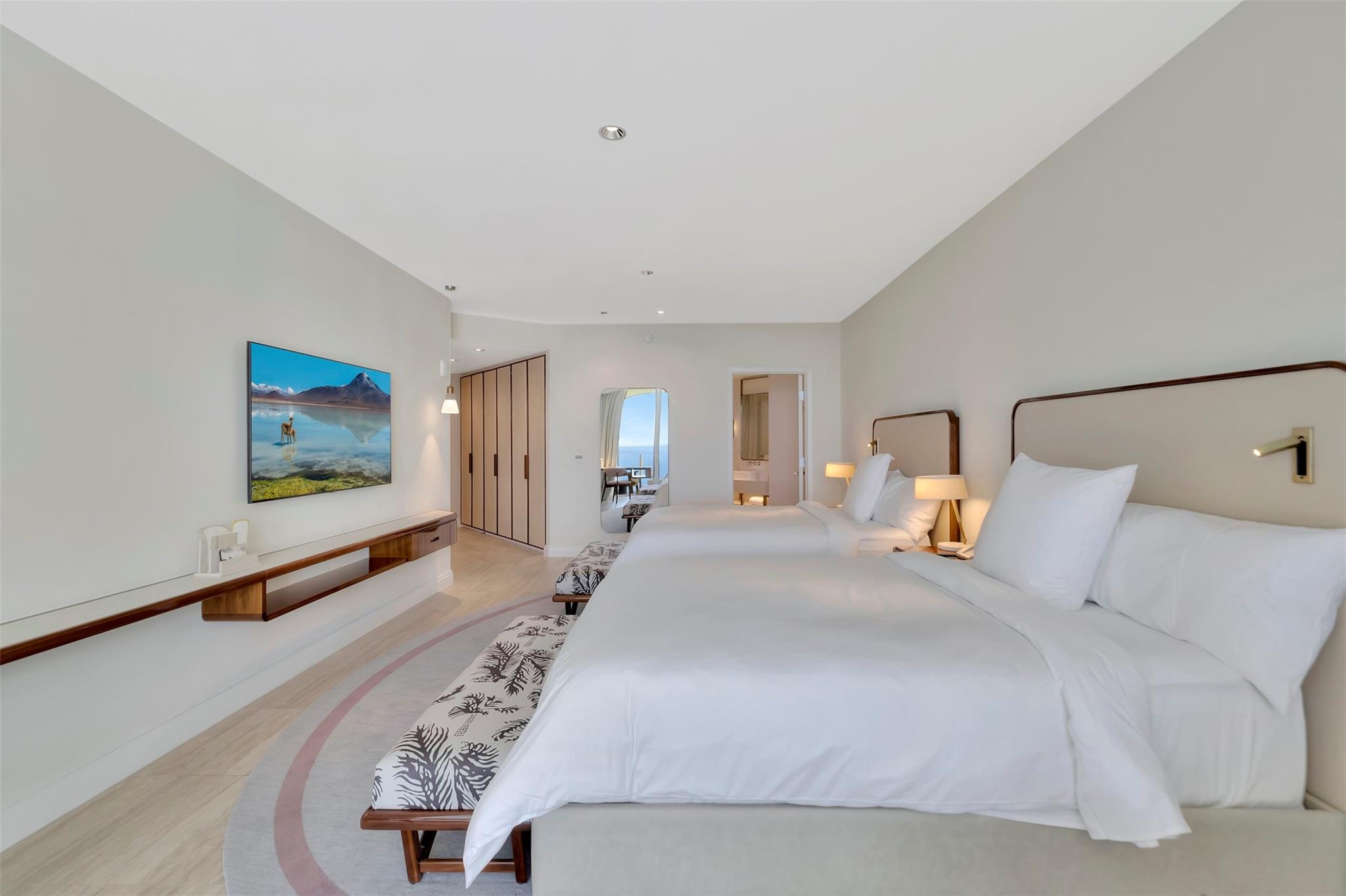 Four Seasons - Residential