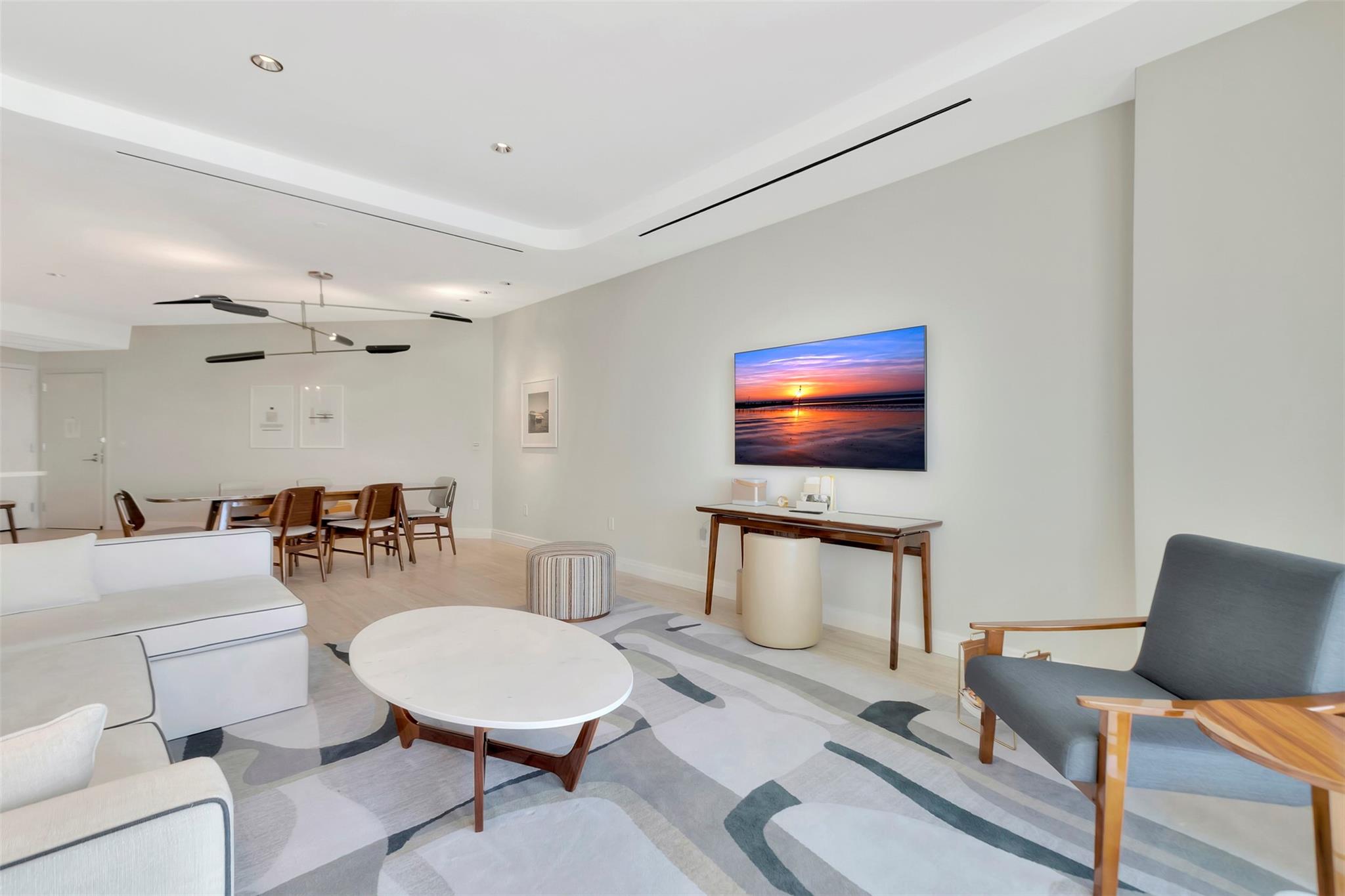 Four Seasons - Residential